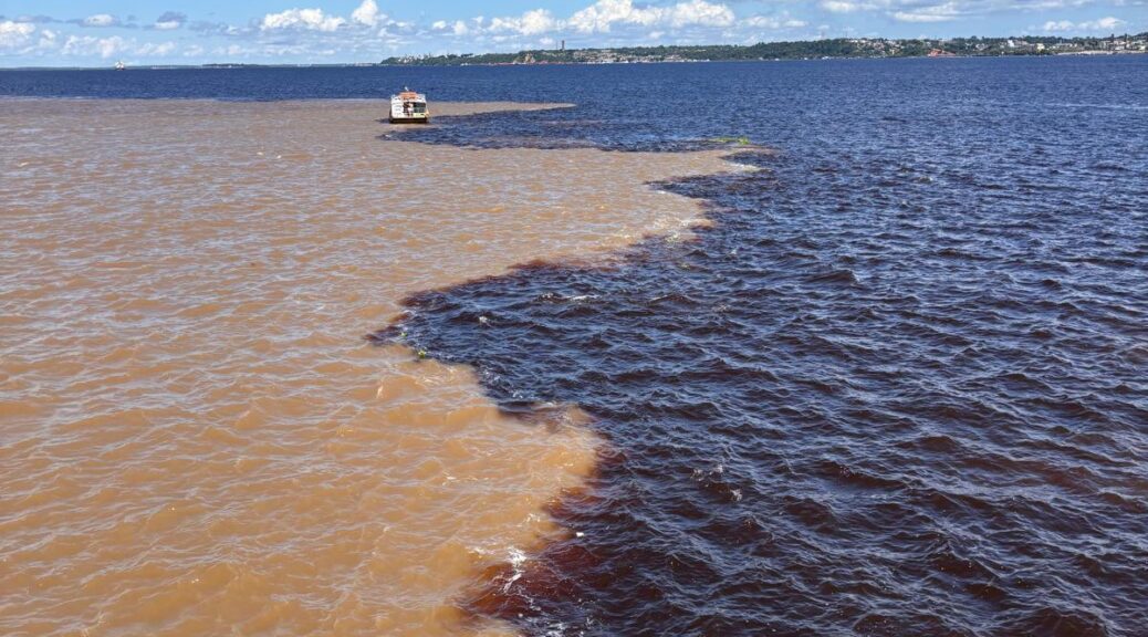 Encontro das Águas – Zusammenfluss von Rio Negro und Rio Solimões bei Manaus