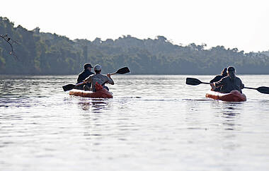 Kanufahrer auf dem Iguazu Fluss