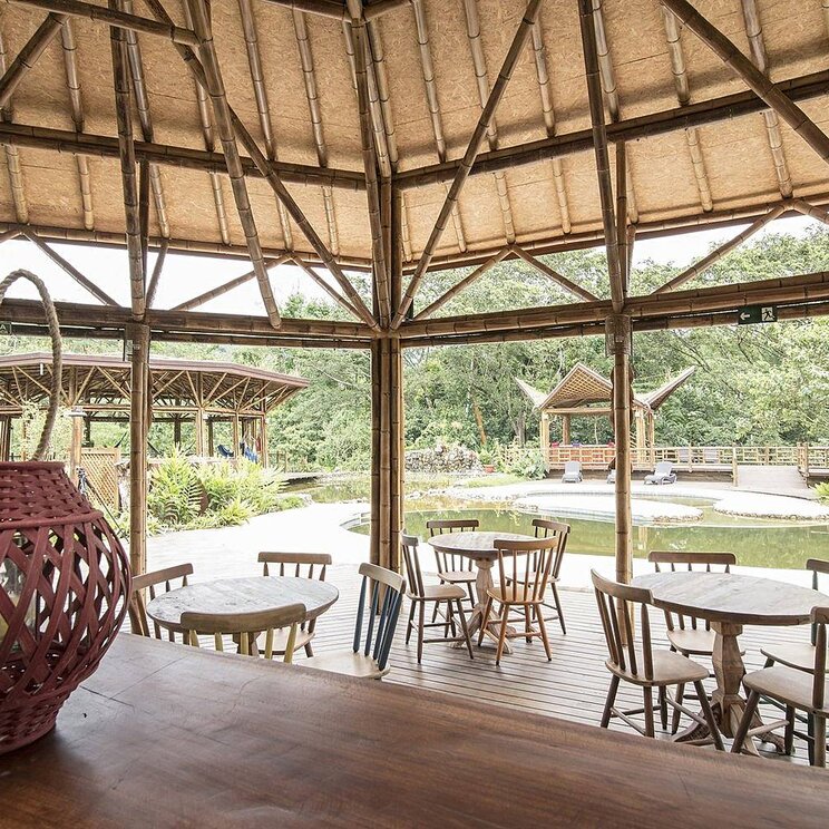 Pool und Gemeinschaftsbereich in der Bananal Ecolodge