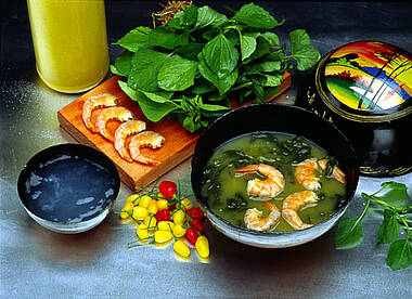 Suppe mit Shrimps