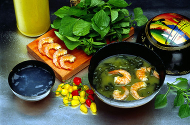 Suppe mit Shrimps