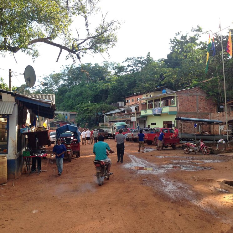 Straßen in Bolivia auf Expeditionsreise im Amazonas von Peru und Bolivien